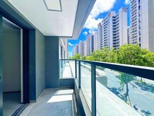 地铁旁 带超大露台 精装3室 价格可议 有密码随时可看