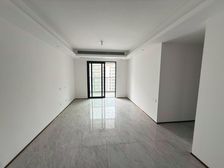 现房105核心区,近地铁700 ,精装3星社区,有学上