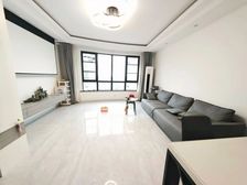 新城品质小区 电梯顶楼复式 精装修带大露台 价可谈