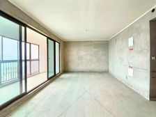 世茂江城铭著 4室2厅2卫 毛坯 86.8万元