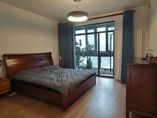 龙城专卖,新上装修好,满五 ,南 ,私家车库加车位