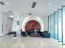 高端大气豪装湖景!湖东星合广场高层2000平带家具图片真实!