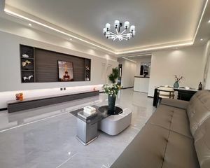 裕华路上,单价5000+买单位宿舍,精装三室,全天采光,拎包