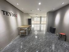 国贸新出会所 全铺地砖 超大会客厅 低价急租 有燃气