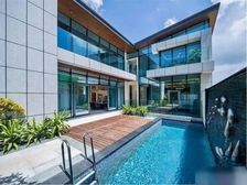 来电看房!地上三层别墅 一线亲海 私人订制 超大花园繁华地段