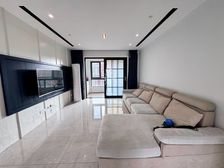 购物方便 南北通透 近地铁 楼龄新 商品房 近医院 明厨明卫