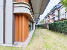 200花园露台地下室丨带车位丨大中庭