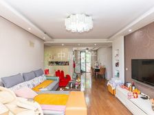 这套房子位置太好了精装修3房还带车位价格还可以谈