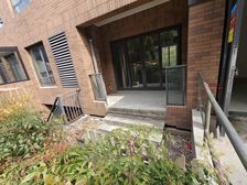 馨苑一楼带花园,带地下室,纯毛坯,可塑性强,也可改成3房