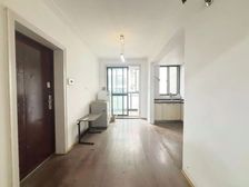 商品房大两房复式,使用面积160平,带露台,方便看房