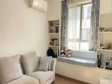 市六院一路之隔,门口桂林路地铁,中间楼层,随时看房业主诚意出