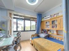 新出笋盘 电梯次顶层,采光观景好,三开间朝南 全明户型带车位