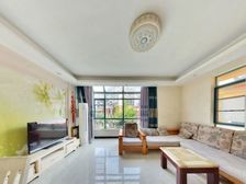 轻轨站山姆旁 港口 星晨花园 八期 售108万 3室2厅 。