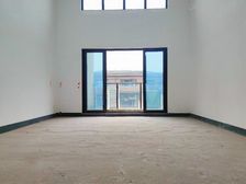 新上 急售 华侨城洋房顶跃 露台80平 纯内圈住家安静