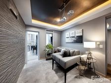 电梯房精装修,中楼层采光好近地铁产证满五