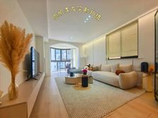 2015年次新房 两卫格局 电梯景观楼层 带产权车位 精装修