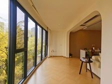 业主自装 奶油风还是看中庭树景房 急卖急卖急卖 随时看房