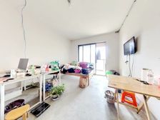 万业紫辰苑 毛坯房观景房 自己任意装修 看房方便 欢迎咨