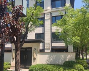 新房,北京岭秀270萬下叠别墅,业主急售可议,三面环山。