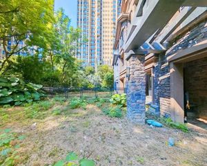 新上必看 带150平花园 朝南 急售 实得400平 次新小区