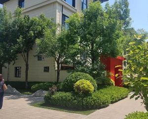 业主急售完300萬220平价可议下叠别墅上下三层,三面环山。