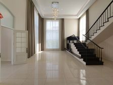 大湖山庄 南花园挑空独栋 空间宽敞5居室 方便看