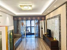 3室 银海元隆广场 电梯房 朝向东 精装 楼层好 视野无遮挡