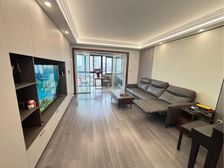 精装修2年,电梯高区,视野采光很棒,地铁4/6双轨200米