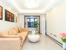 近地铁 小三房 次新房 南北通透 带电梯 精装可拎包入住