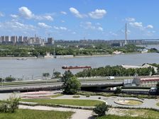 离梦想很近 推窗即景 宝能143平江景4房 带产权车位