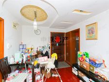 电梯房,小区中心位置,客厅朝南,采光充足,两房朝南,精装修