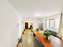 华夏福地 3室2厅1卫 简单装修 129万元