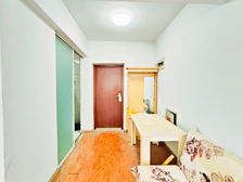 花园小镇 3室2厅1卫 简单装修 110万元