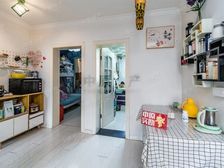 采光充足,中式风格,主卧朝南,小区中心位置