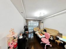 六号线上南路站200米,次顶楼,三室两卫,全明户型,看房方便