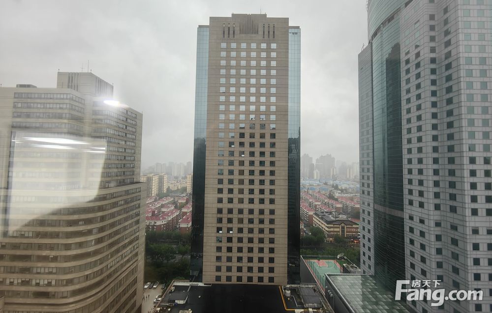 钱江大厦写字楼出租·办公室租赁竹园高区精装4隔断12工位 拎包入住