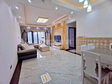 沐仙湖公园旁两房,客厅大阳台,朝南朝中庭,视野开阔