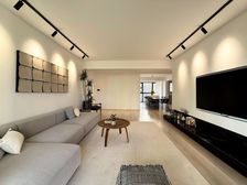 中山公园板块内环内核心地段,电梯小高层,带豪装,拎包入住