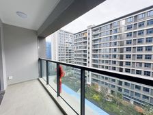 精装修!轻轨6号线!横厅大三房!送产权车位 送全屋家具家电