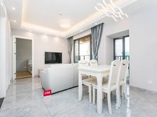 鸿荣源壹成花园、南北豪装4室2厅满五税费少,价格可议