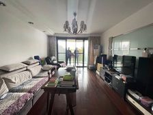 前排3房!正看天山公园!南面连体大阳台!高得房率!