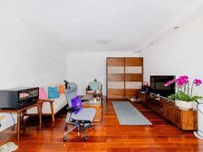 两房朝南(送固定产权车位出门长宁路,来福士,地铁有钥匙!