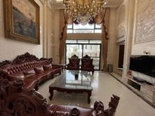 占地2亩,使用面积2000平方,839平临湖大独栋