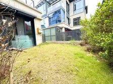 万科棠樾现代庭院别墅 地势高朝南向 挑高客厅带电梯井