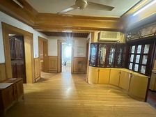 城区中心!紧邻汇龙潭公园,经典三房带车位,户型南北通,可谈!