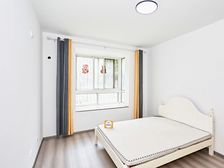 一楼垫高层不潮湿,间距大通风好,带飘窗业主诚心出售