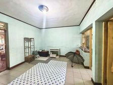 新华小区一室一厅格局正气,满5年产权清晰,总价低,小区景观位