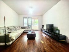 小区 在售 大三房 3楼 视野无遮挡 近医院 临地铁