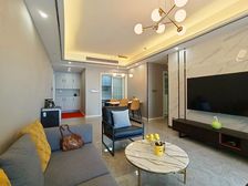 金科金辉博翠山鉴博A区 南向采光好 临地铁 楼龄新 停车方便