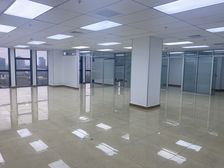 望京华彩大厦精选办公室300平正对电梯地铁特惠直租4元